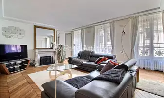 Rent Apartment 2 Bedrooms 103m² rue Saint Roch, 1 Paris