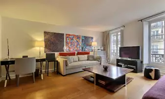 Rent Apartment 1 Bedroom 62m² rue Saint Honore, 1 Paris