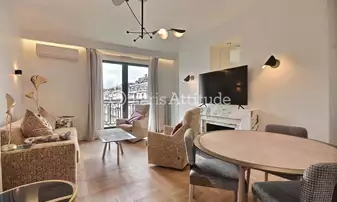 Rent Apartment 2 Bedrooms 90m² avenue Montaigne, 8 Paris