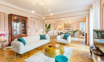 Rent Apartment 3 Bedrooms 170m² rue de Rome, 8 Paris